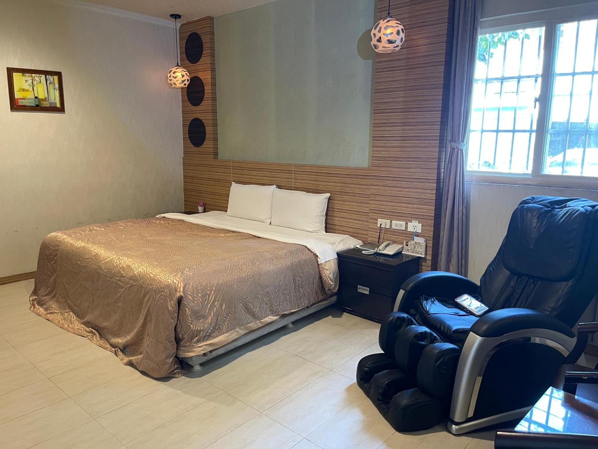 Treasure Island Motel - Renwu Kaohsiung Luaran gambar